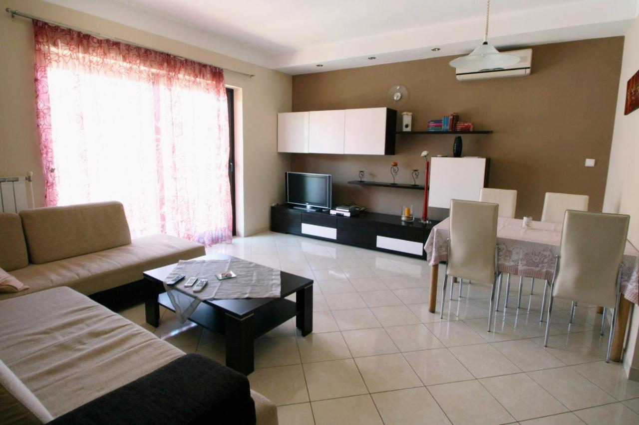 Apartments With A Parking Space Umag - 7666 Екстериор снимка